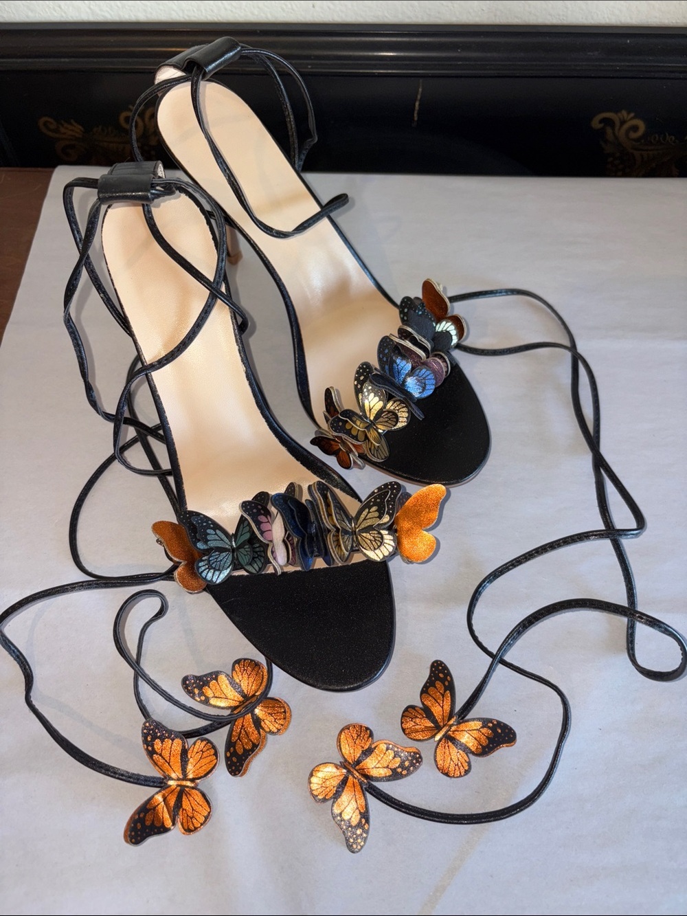 π¦ black 4" heels With butterflies NWOT